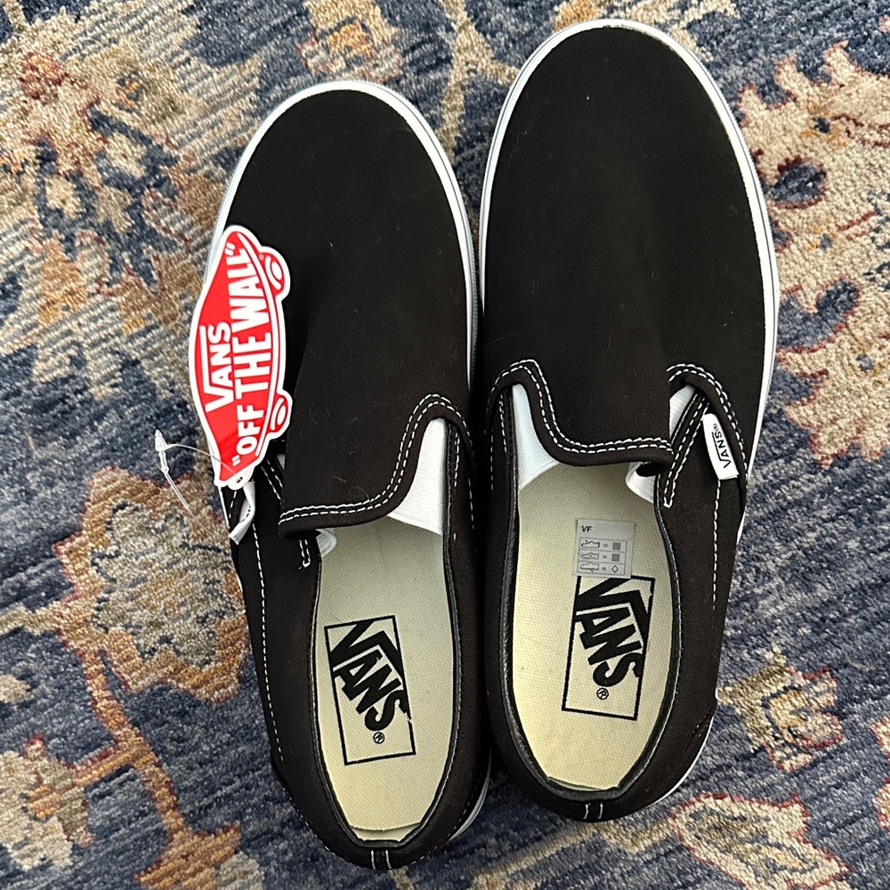 Vans Classic Slip-On Sneakers - Picture 3 of 6